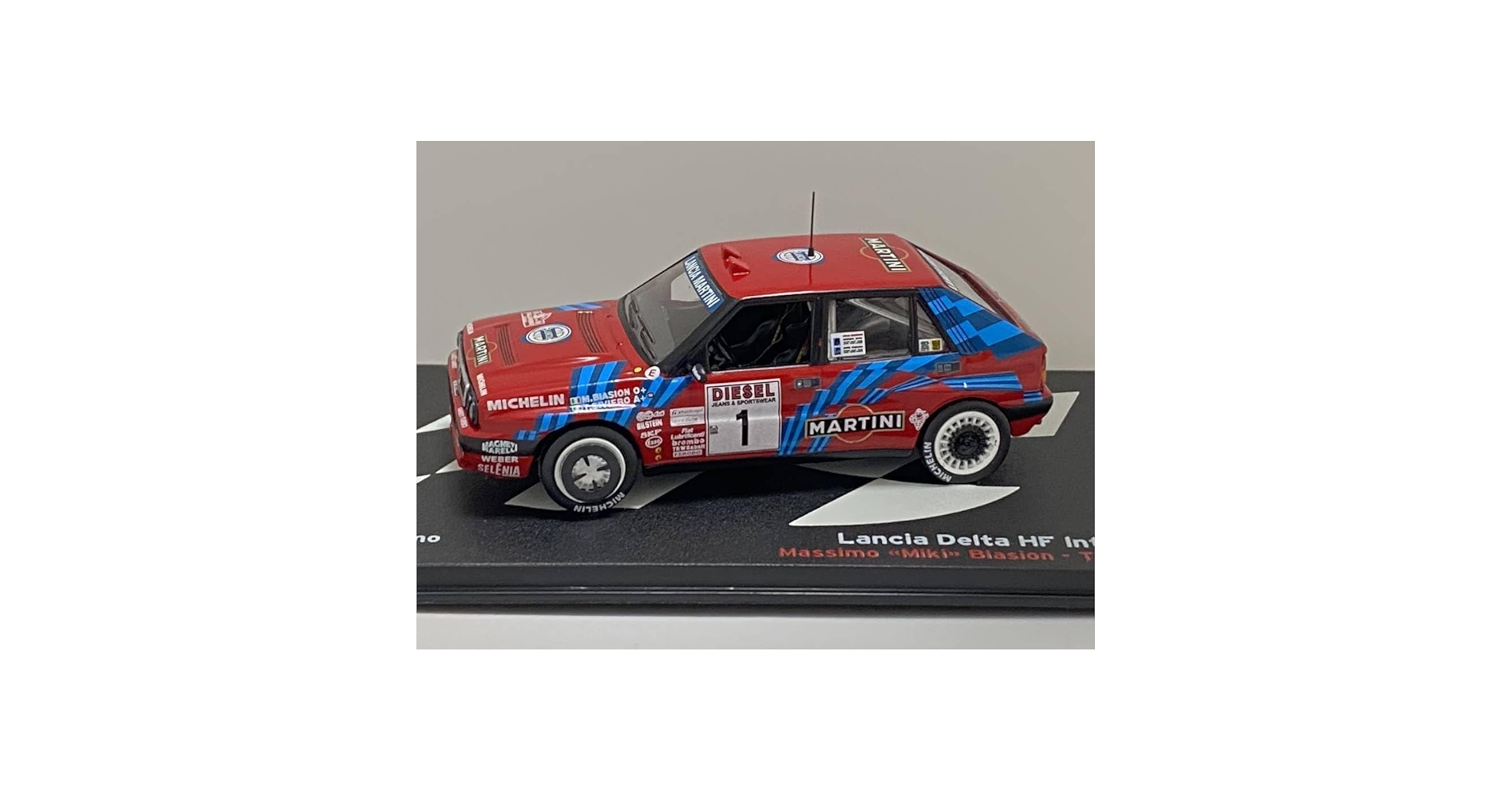 再値下げ！Lancia Delta HF Integrale 16v ミニカー Amazon.co.jp: ランチア デルタ hf インテグラーレ 16V ミニカー